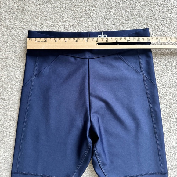 Alo Yoga - High Waist 4 Pocket Utility Legging (Navy Blue) - Picture 8 of 15